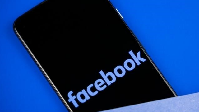 Hướng dẫn cách đổi tên Facebook trên điện thoại, máy tính mới nhất